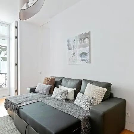 Spacious 1 Bedroom Apartment Near Baixa Lisbon Exterior photo